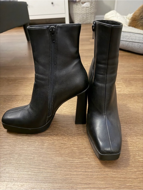 Steve Madden Shoes - Steve Madden Black Platform Square-Toe Ankle Boots